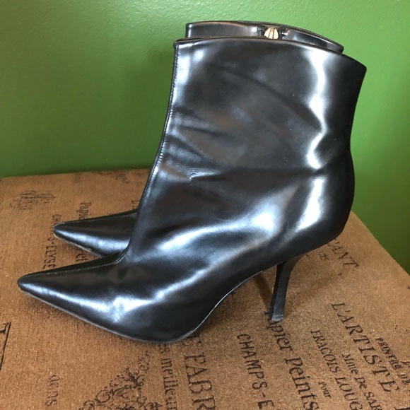 BCBG black ankle boots - Picture 2 of 4